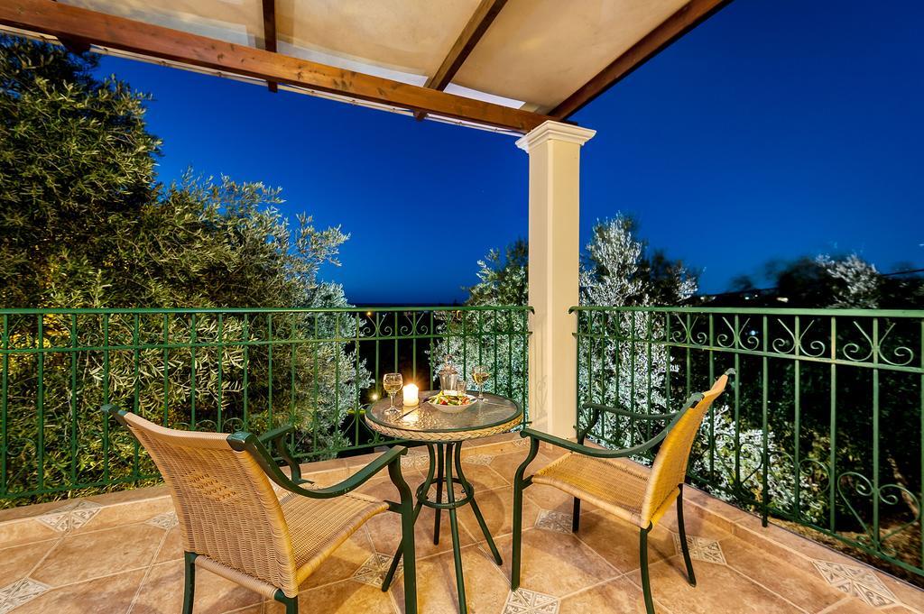 Villa Vallia - Villa Marina Kato Galatas Exteriör bild