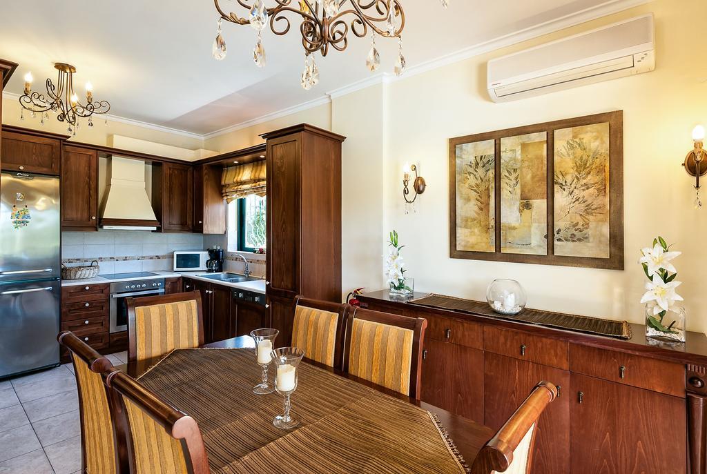 Villa Vallia - Villa Marina Kato Galatas Exteriör bild