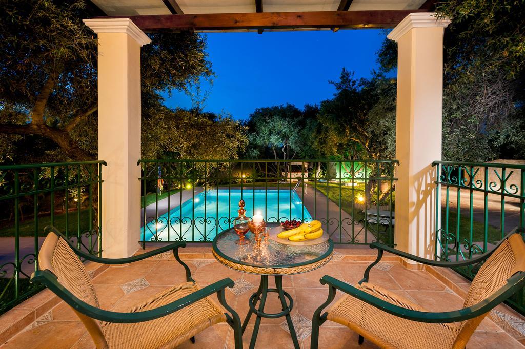 Villa Vallia - Villa Marina Kato Galatas Exteriör bild