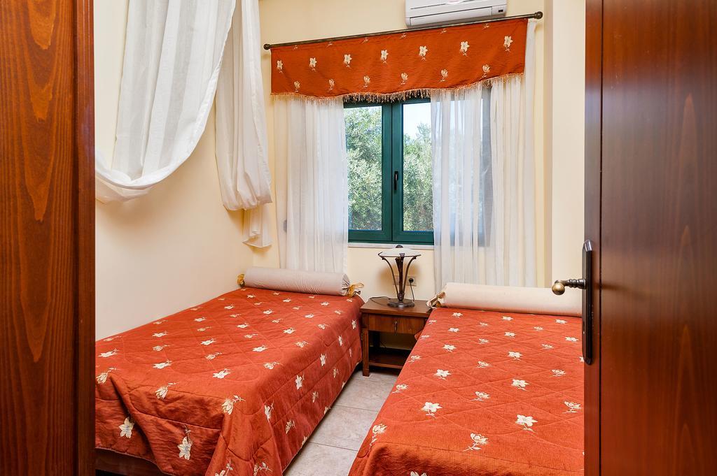 Villa Vallia - Villa Marina Kato Galatas Exteriör bild