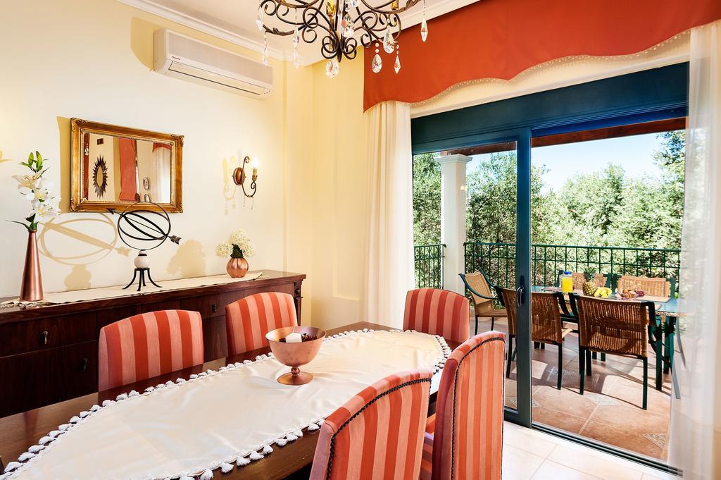 Villa Vallia - Villa Marina Kato Galatas Exteriör bild