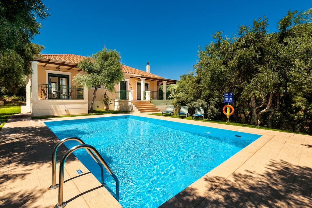 Villa Vallia - Villa Marina Kato Galatas Exteriör bild
