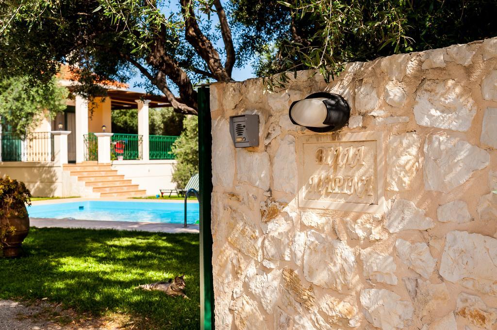 Villa Vallia - Villa Marina Kato Galatas Exteriör bild